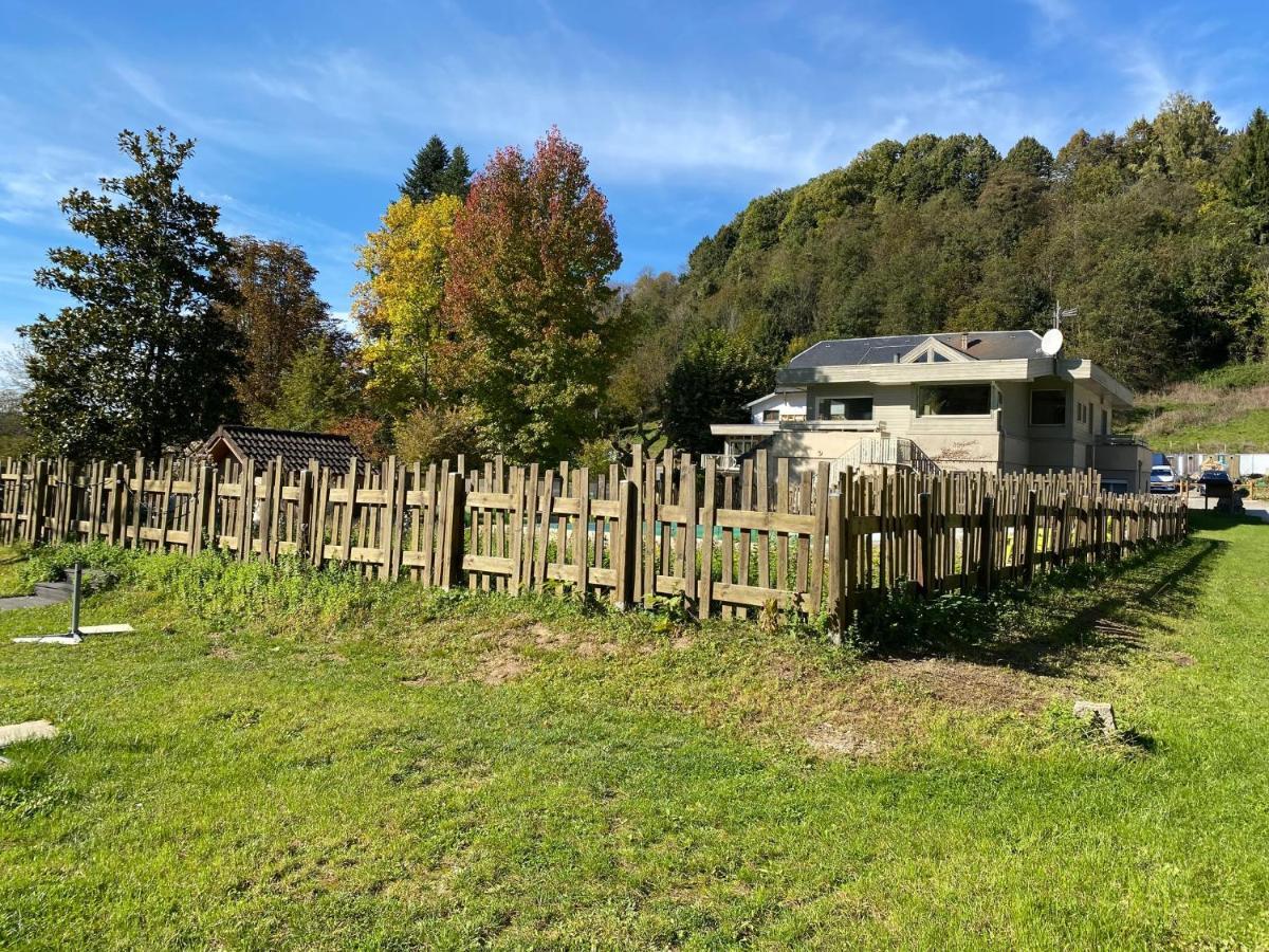 Les Lodges Du Lac Saint-Alban-de-Montbel ภายนอก รูปภาพ