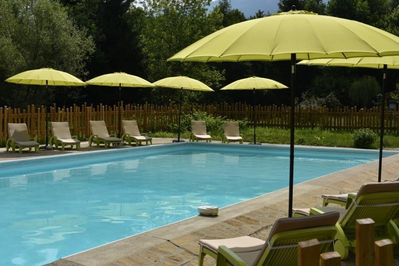 Les Lodges Du Lac Saint-Alban-de-Montbel ภายนอก รูปภาพ