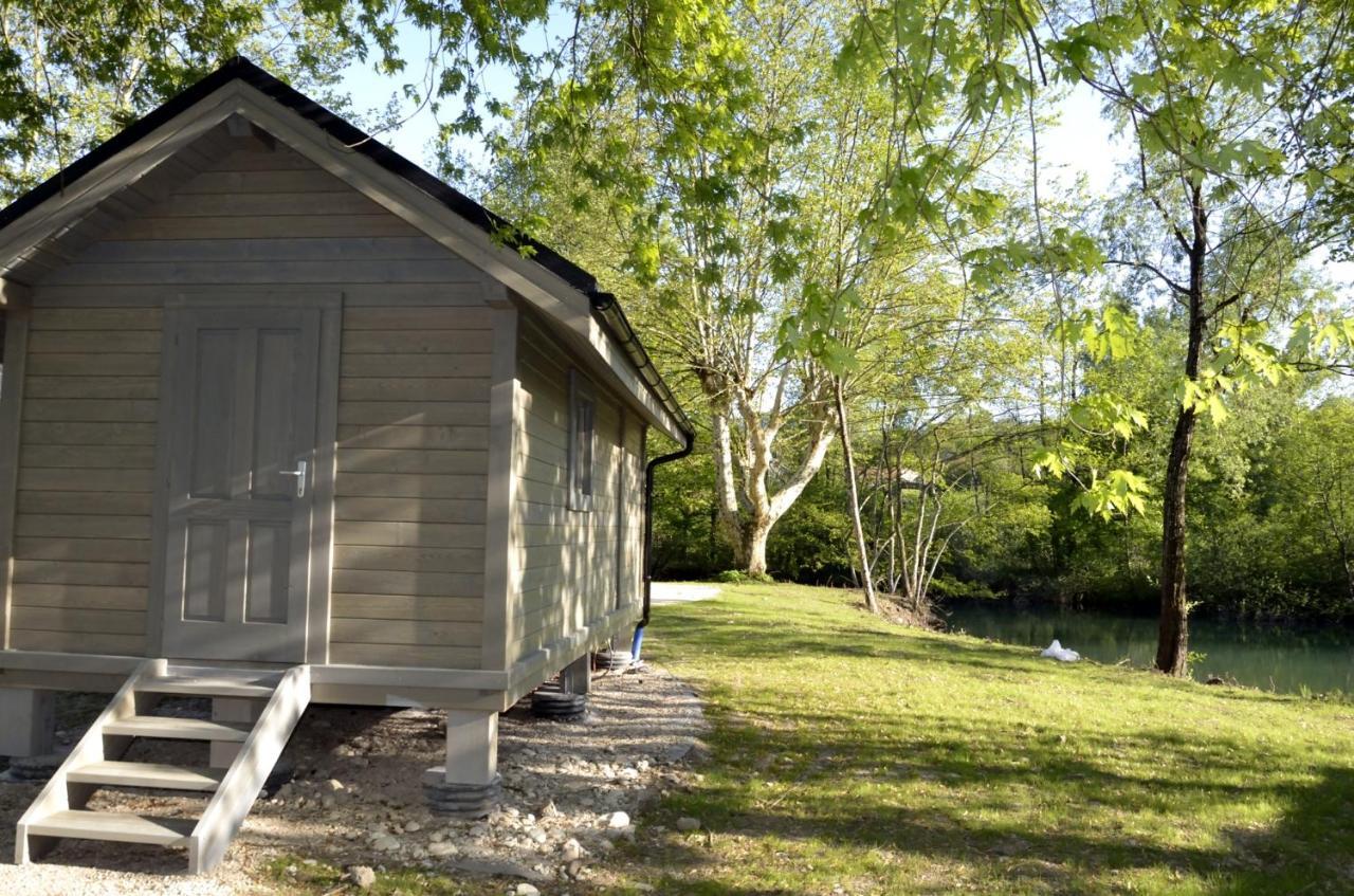 Les Lodges Du Lac Saint-Alban-de-Montbel ภายนอก รูปภาพ