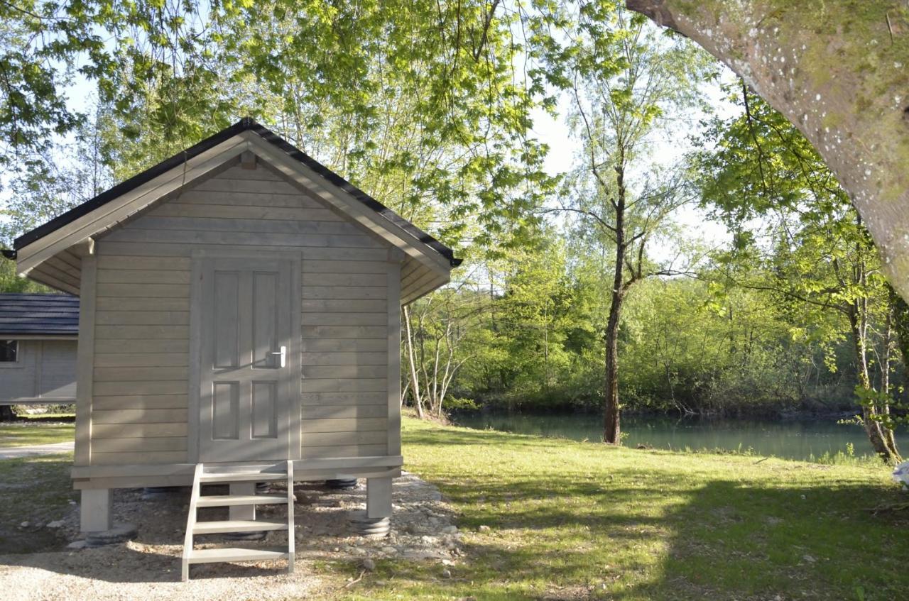Les Lodges Du Lac Saint-Alban-de-Montbel ภายนอก รูปภาพ