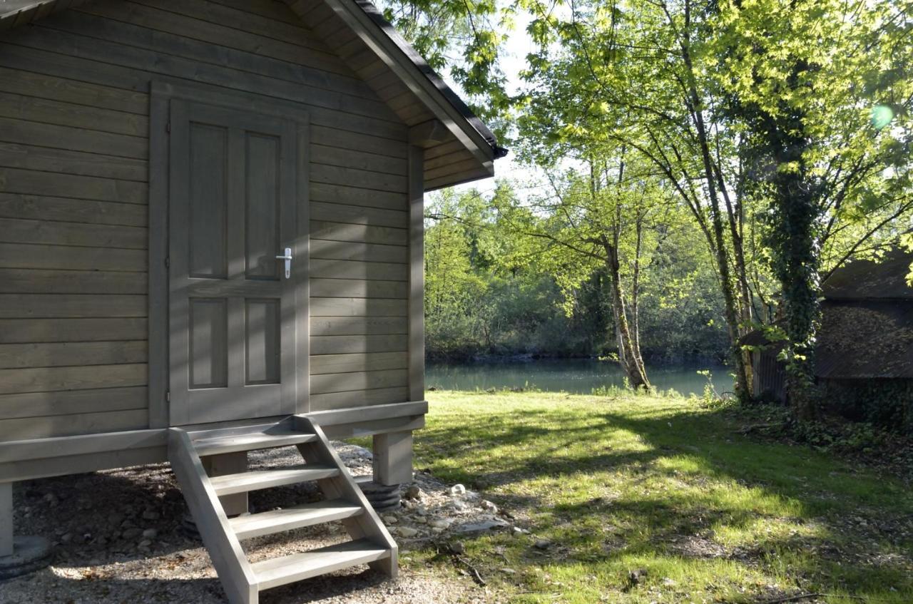 Les Lodges Du Lac Saint-Alban-de-Montbel ภายนอก รูปภาพ
