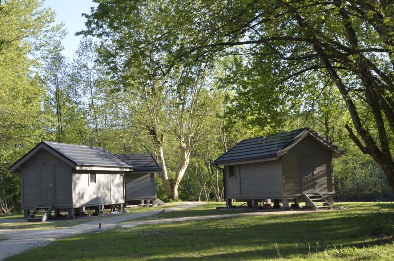 Les Lodges Du Lac Saint-Alban-de-Montbel ภายนอก รูปภาพ